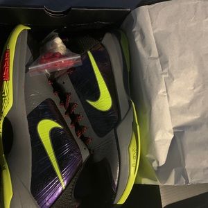 New never worn DS Kobe 5 2k20 c Chaos Alternate